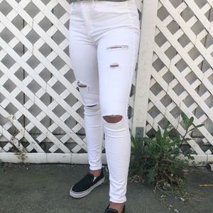 Mid Rise White Hollister denim jeans